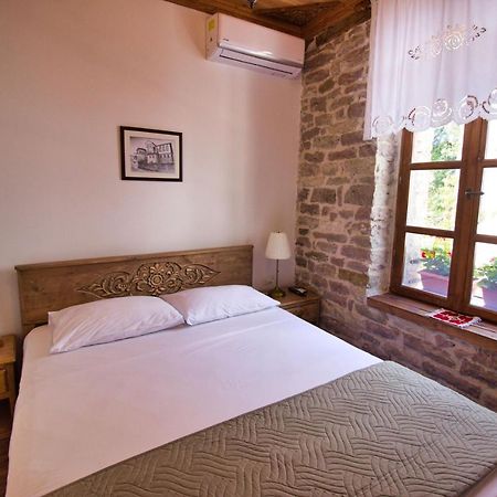 4 Rooms Since 1950 Gjirokastër Buitenkant foto