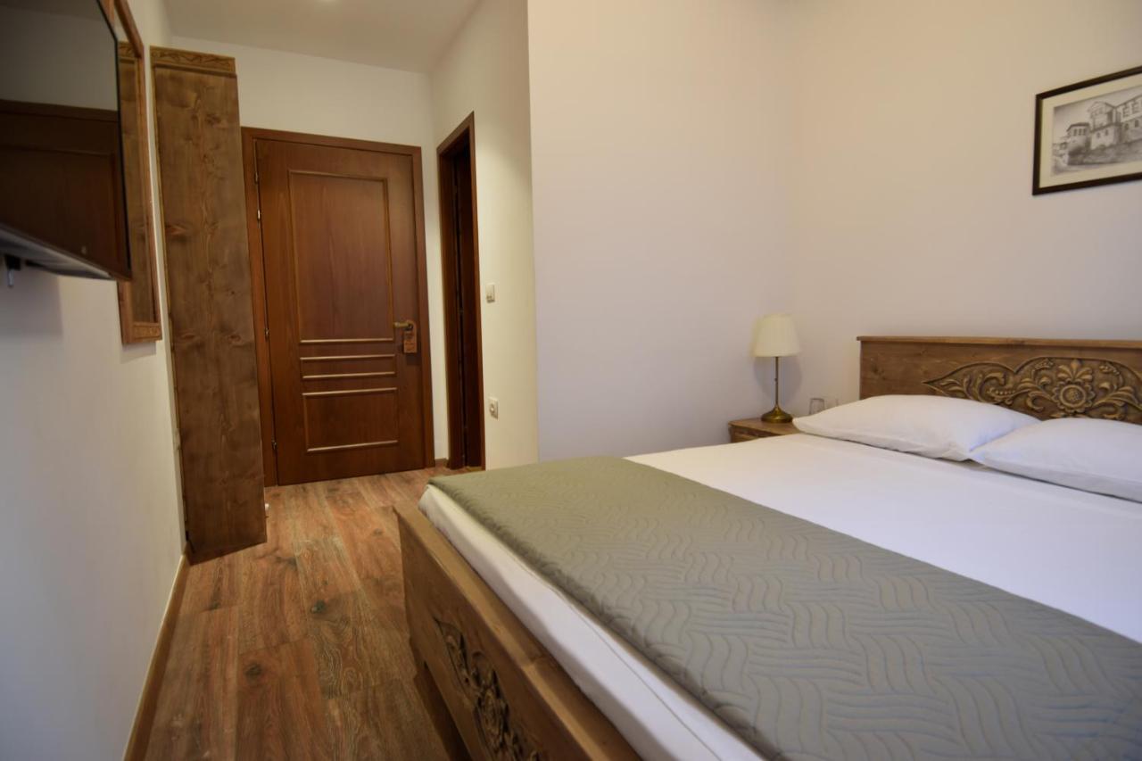 4 Rooms Since 1950 Gjirokastër Buitenkant foto