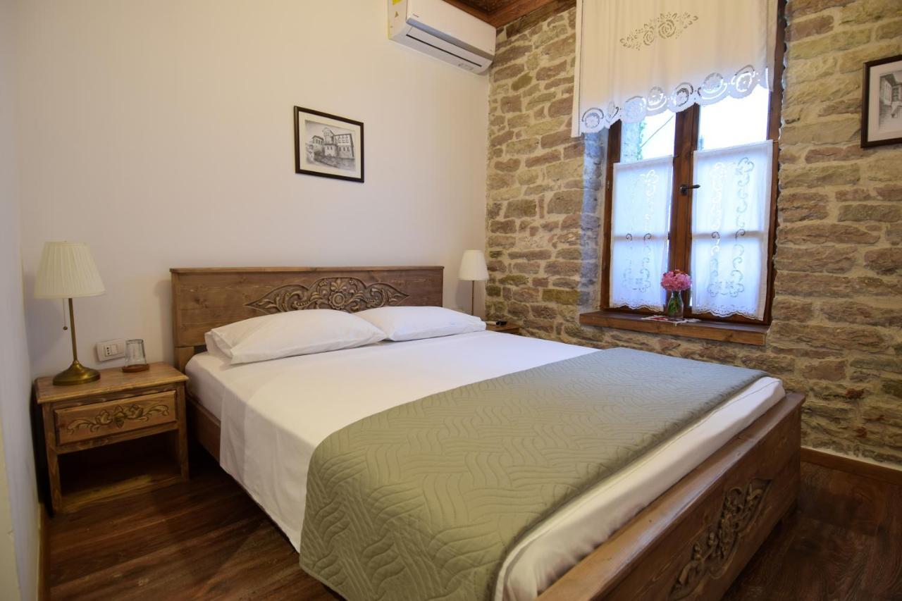 4 Rooms Since 1950 Gjirokastër Buitenkant foto