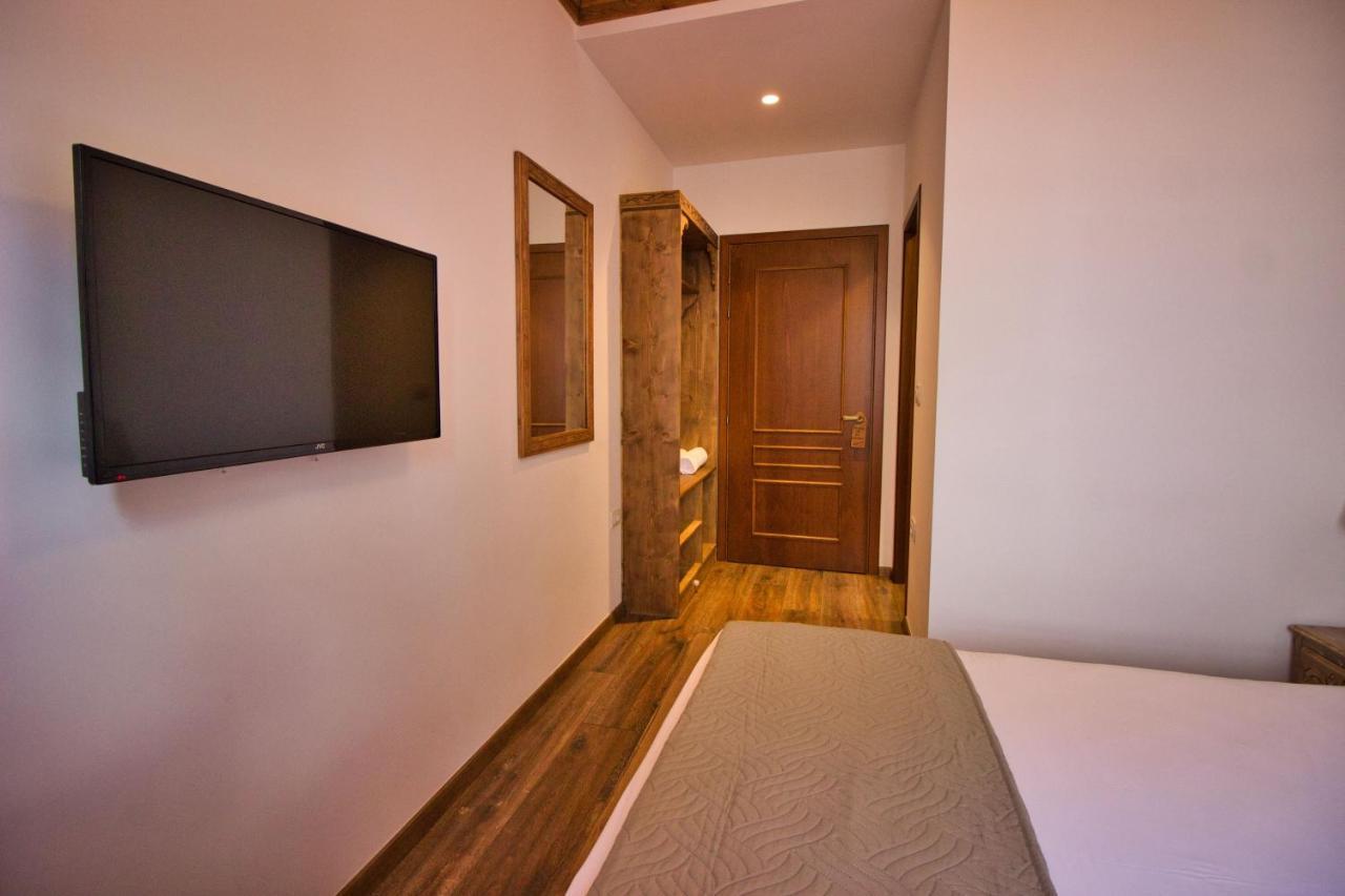 4 Rooms Since 1950 Gjirokastër Buitenkant foto