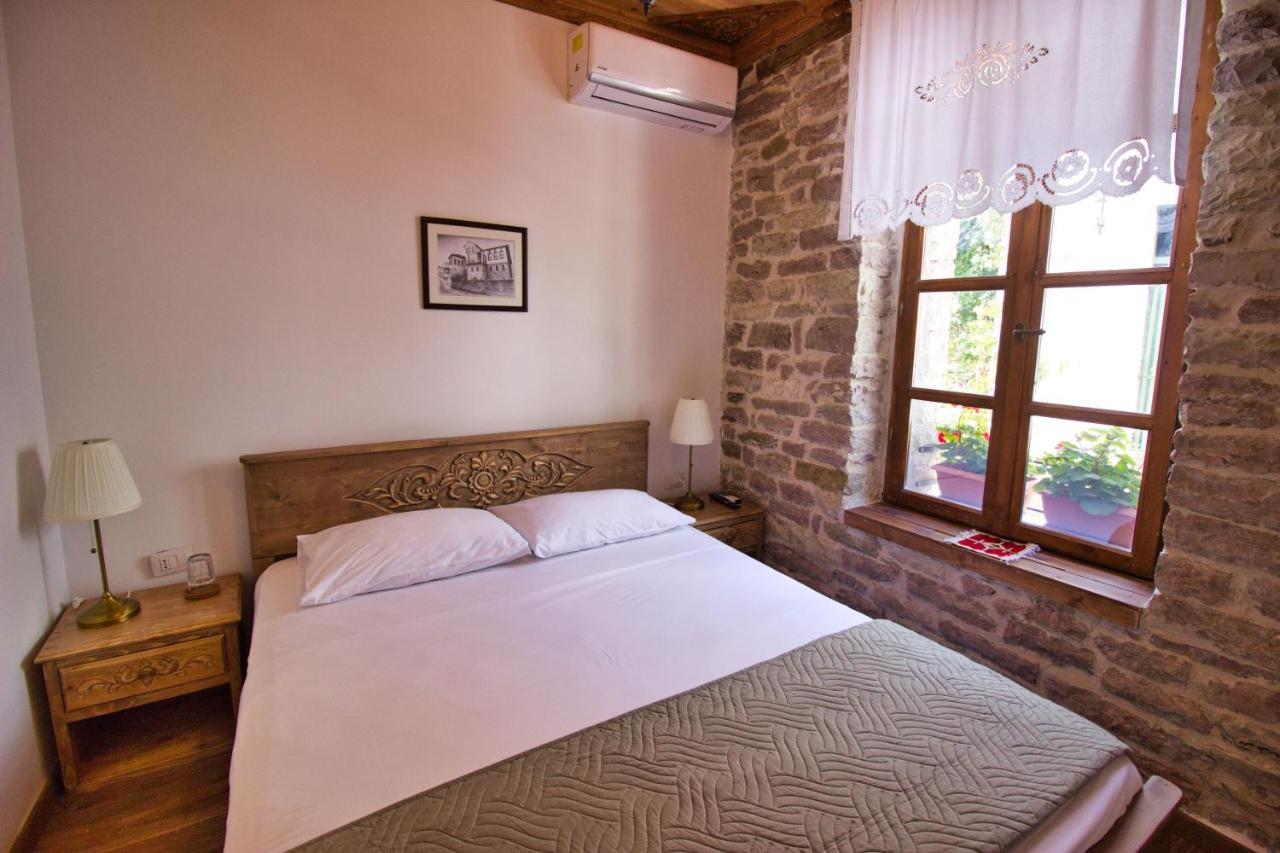 4 Rooms Since 1950 Gjirokastër Buitenkant foto