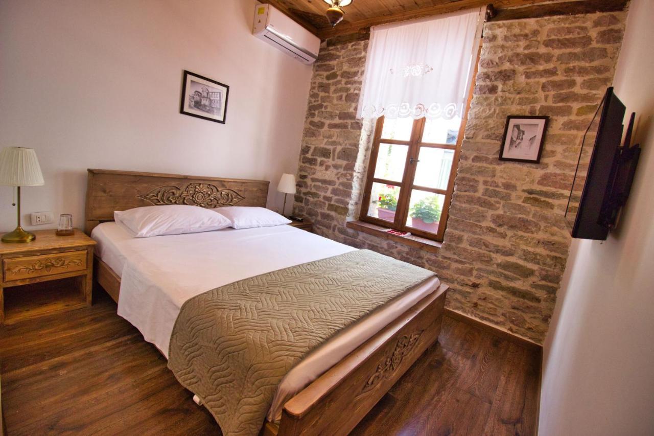 4 Rooms Since 1950 Gjirokastër Buitenkant foto